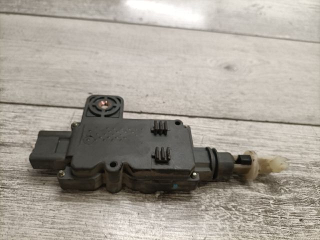 bontott NISSAN ALMERA II Központizár Motor Csomagtérajtó