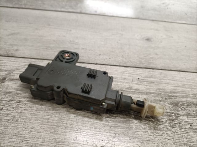 bontott NISSAN ALMERA II Központizár Motor Csomagtérajtó