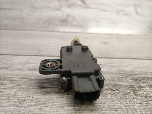 bontott NISSAN ALMERA II Központizár Motor Csomagtérajtó