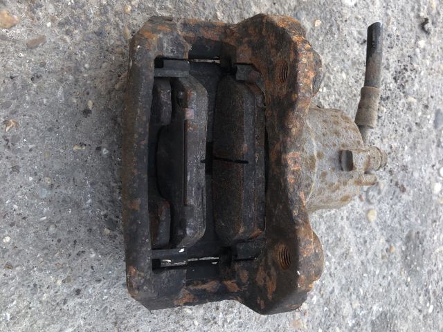 bontott NISSAN ALMERA TINO Jobb első Féknyereg Munkahengerrel