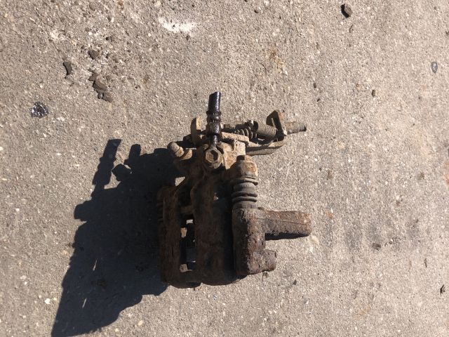 bontott NISSAN ALMERA TINO Jobb hátsó Féknyereg Munkahengerrel