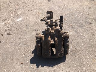 bontott NISSAN ALMERA TINO Jobb hátsó Féknyereg Munkahengerrel