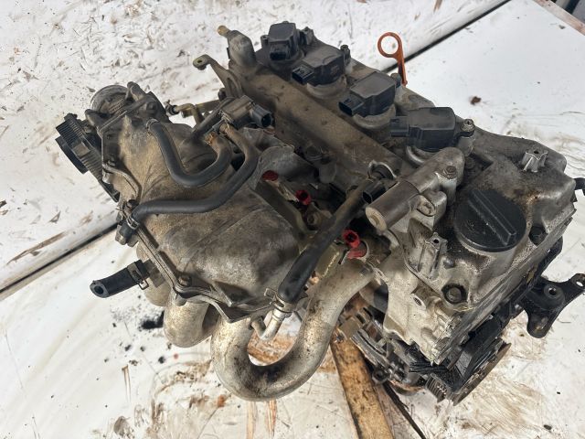 bontott NISSAN ALMERA TINO Motor (Fűzött blokk hengerfejjel)