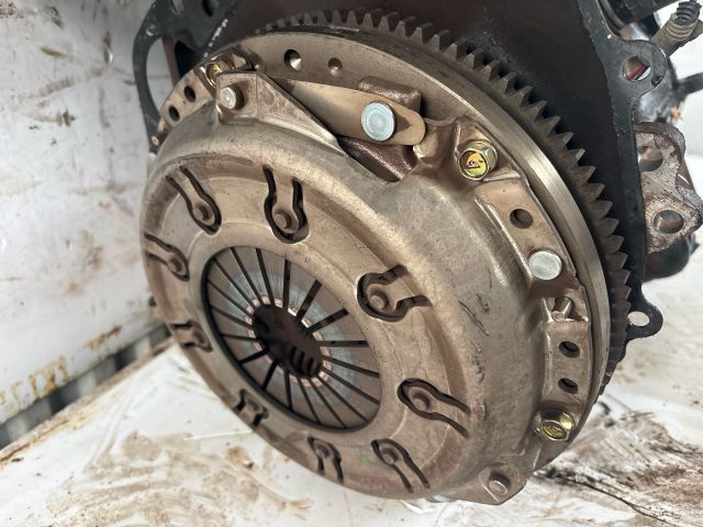 bontott NISSAN ALMERA TINO Motor (Fűzött blokk hengerfejjel)