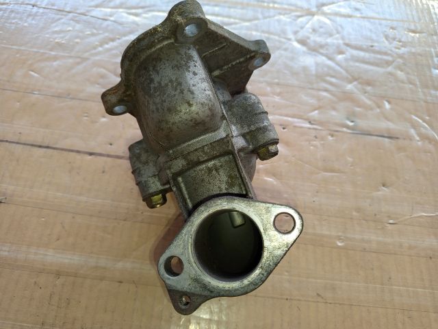 bontott NISSAN ALMERA TINO Termosztátház