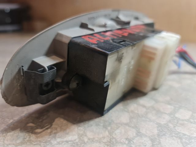 bontott NISSAN ALMERA TINO Bal első Ablakemelő Kapcsoló