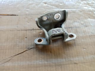 bontott NISSAN ALMERA TINO Bal első Alsó Zsanér