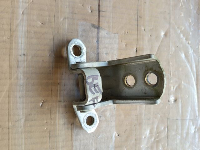 bontott NISSAN ALMERA TINO Bal első Felső Zsanér