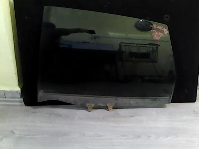 bontott NISSAN ALMERA TINO Bal hátsó Ablak