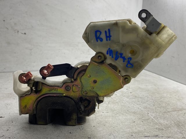 bontott NISSAN ALMERA TINO Bal hátsó Ajtózár