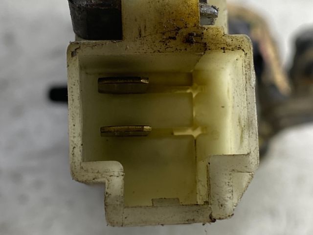 bontott NISSAN ALMERA TINO Bal hátsó Ajtózár