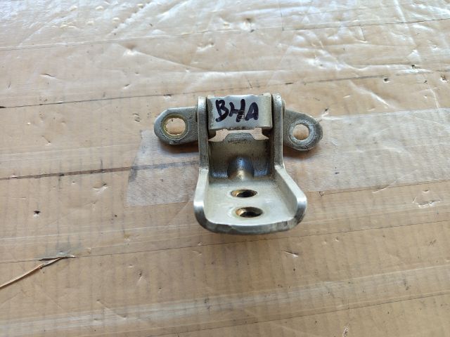 bontott NISSAN ALMERA TINO Bal hátsó Alsó Zsanér