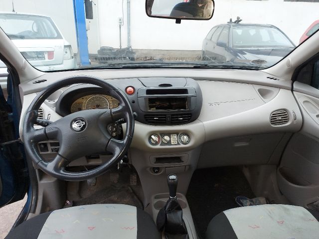 bontott NISSAN ALMERA TINO Csomagtér Roló