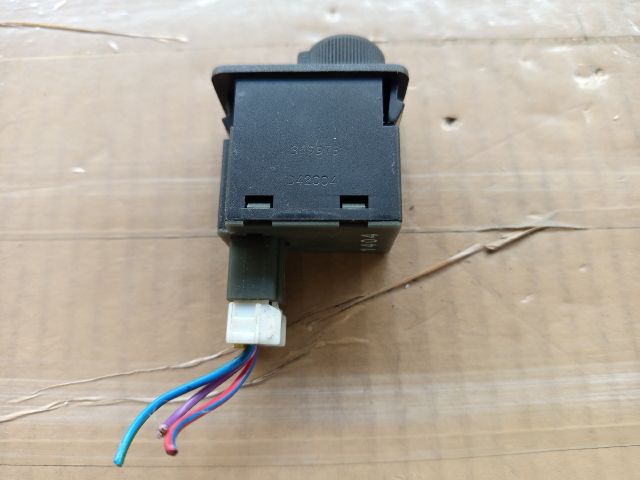 bontott NISSAN ALMERA TINO Fényszórómagasság Állító Kapcsoló