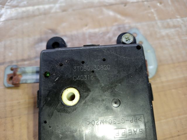 bontott NISSAN ALMERA TINO Fűtés Állító Motor