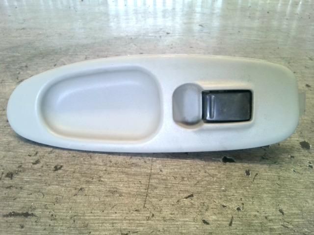 bontott NISSAN ALMERA TINO Jobb első Ablakemelő Kapcsoló