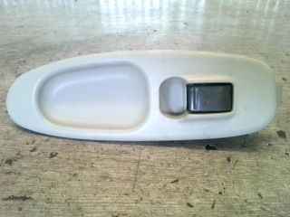 bontott NISSAN ALMERA TINO Jobb első Ablakemelő Kapcsoló