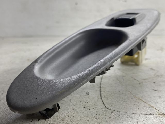 bontott NISSAN ALMERA TINO Jobb első Ablakemelő Kapcsoló