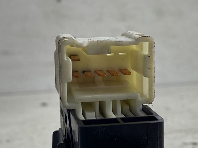 bontott NISSAN ALMERA TINO Jobb első Ablakemelő Kapcsoló