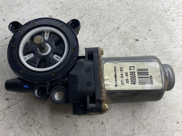 bontott NISSAN ALMERA TINO Jobb első Ablakemelő Motor