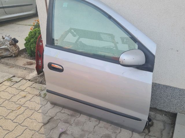 bontott NISSAN ALMERA TINO Jobb első Ajtó (Üres lemez)