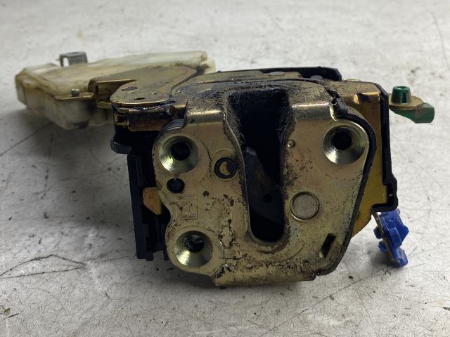 bontott NISSAN ALMERA TINO Jobb első Ajtózár