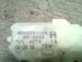 bontott NISSAN ALMERA TINO Jobb első Ajtózár