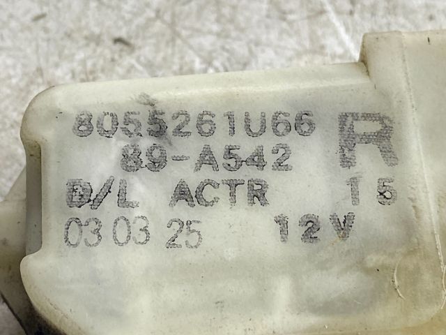 bontott NISSAN ALMERA TINO Jobb első Ajtózár