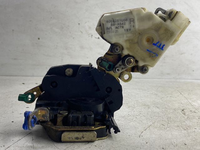 bontott NISSAN ALMERA TINO Jobb első Ajtózár