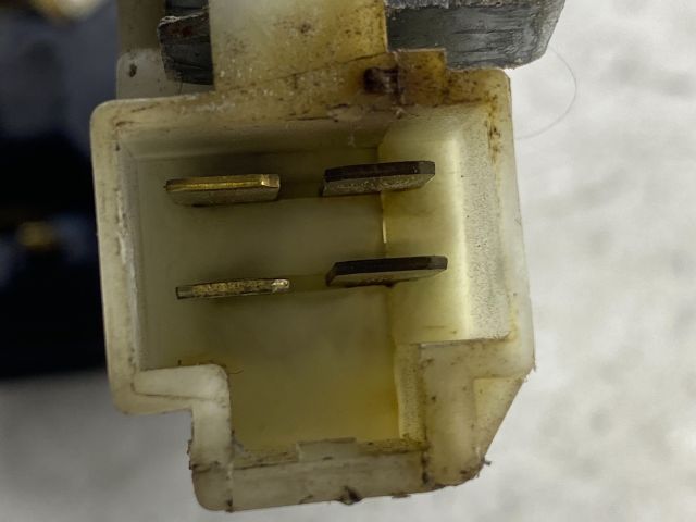 bontott NISSAN ALMERA TINO Jobb első Ajtózár