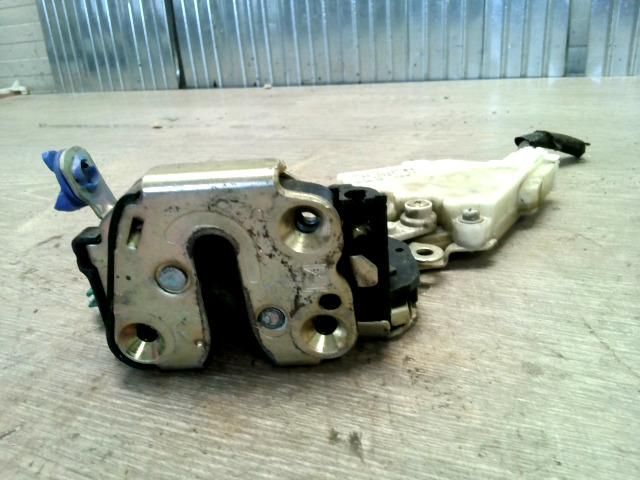 bontott NISSAN ALMERA TINO Jobb első Ajtózár