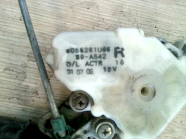 bontott NISSAN ALMERA TINO Jobb első Ajtózár