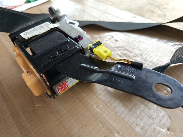 bontott NISSAN ALMERA TINO Jobb első Biztonsági Öv