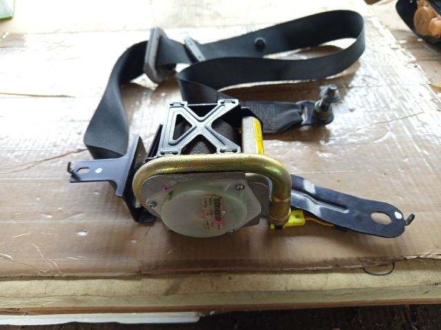 bontott NISSAN ALMERA TINO Jobb első Biztonsági Öv