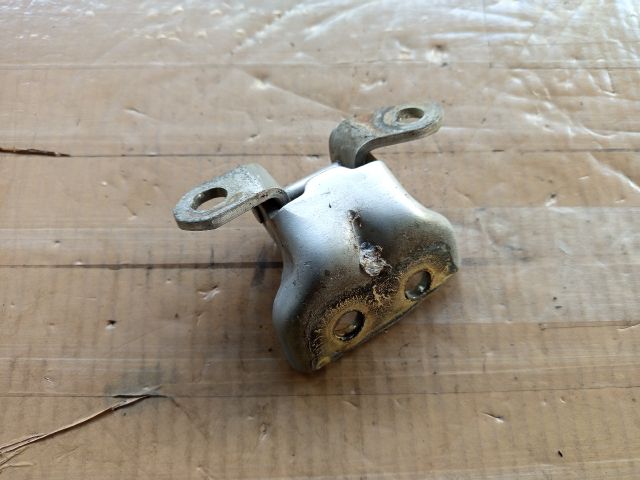 bontott NISSAN ALMERA TINO Jobb első Felső Zsanér