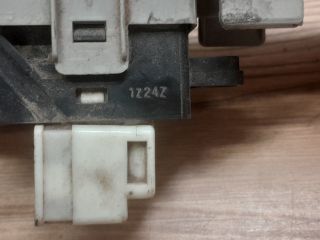 bontott NISSAN ALMERA TINO Jobb hátsó Ablakemelő Kapcsoló