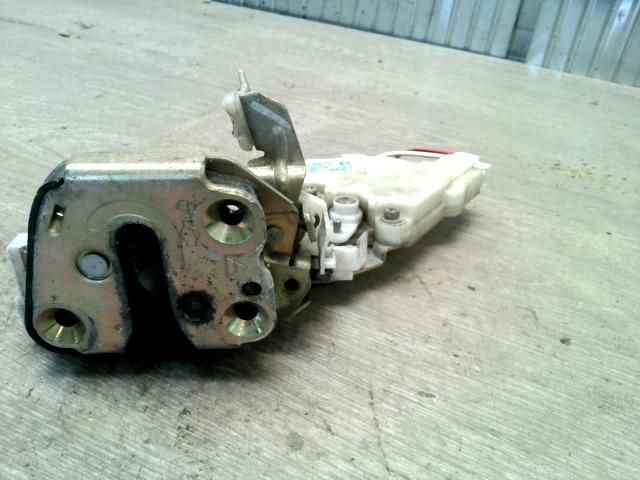 bontott NISSAN ALMERA TINO Jobb hátsó Ajtózár