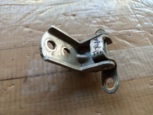 bontott NISSAN ALMERA TINO Jobb hátsó Alsó Zsanér