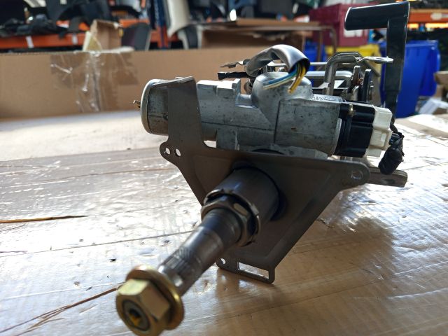 bontott NISSAN ALMERA TINO Kormányoszlop Kormányzárral