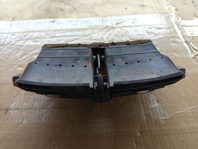 bontott NISSAN ALMERA TINO Középső Szellőző