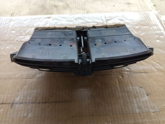 bontott NISSAN ALMERA TINO Középső Szellőző