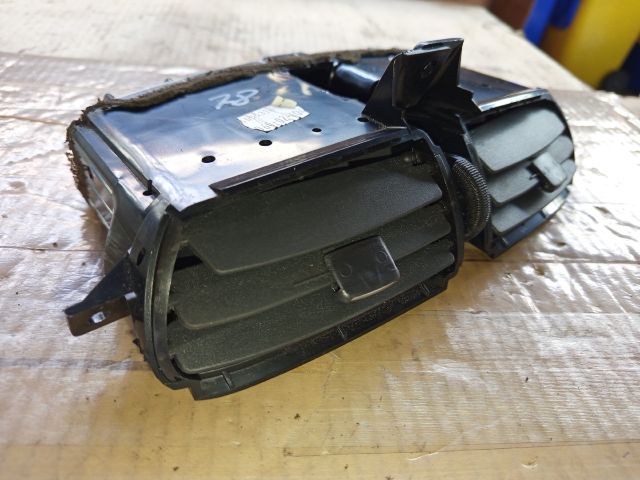 bontott NISSAN ALMERA TINO Középső Szellőző