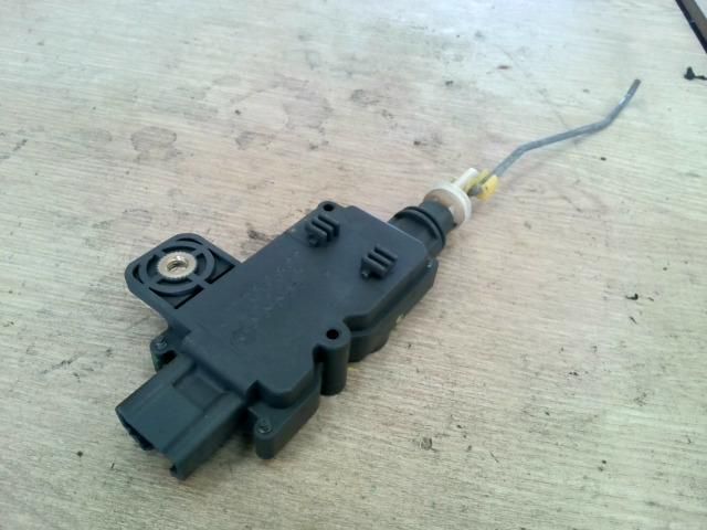 bontott NISSAN ALMERA TINO Központizár Motor Csomagtérajtó