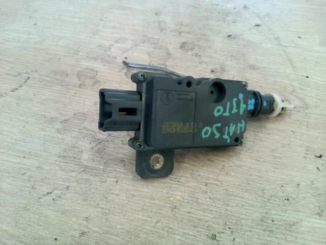 bontott NISSAN ALMERA TINO Központizár Motor Csomagtérajtó