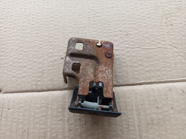 bontott NISSAN ALMERA TINO Motorháztető Nyitó Kar / Gomb