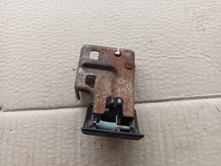 bontott NISSAN ALMERA TINO Motorháztető Nyitó Kar / Gomb