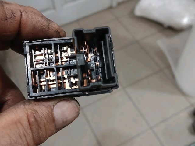 bontott NISSAN ALMERA TINO Tükör Állító Elektronika