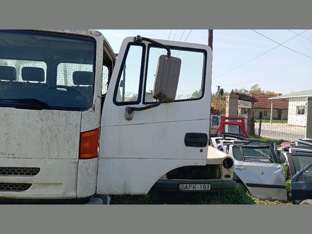 bontott NISSAN ATLEON Bal első Ajtó (Üres lemez)