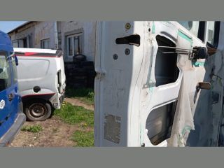 bontott NISSAN ATLEON Bal első Ajtó (Üres lemez)