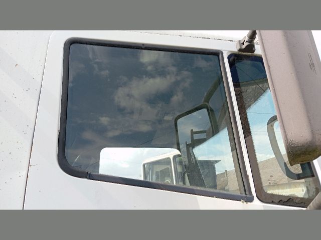 bontott NISSAN ATLEON Jobb első Ablak